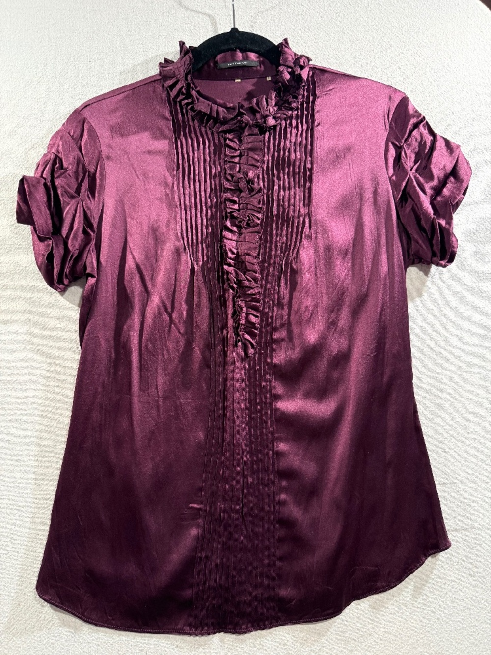 Elie Tahari Silk Satin Plum Ruffle Collar Pintuck Blouse Puff Sleeve Snap Front